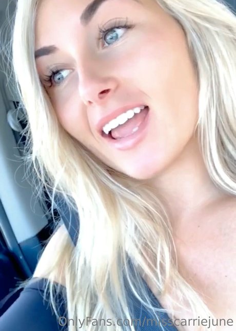 Naken lekkede OnlyFans-bilde av Carriejune Anne Bowlby