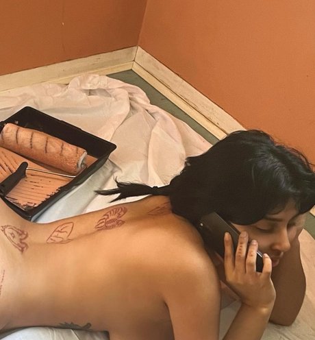 Naken lekkede OnlyFans-bilde av Hana Mahmood