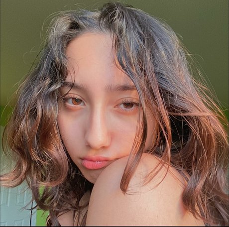 Sabrina Pezeshkian