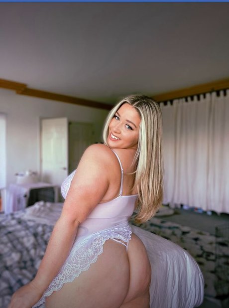 Nahá fotka uniklých OnlyFans od Ellana Bryan