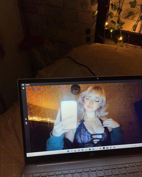 Nahá fotka uniklých OnlyFans od M Ae 3