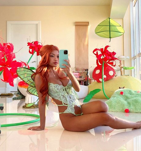 Alasti lekkinud OnlyFans-i pilt Alyssa Silos