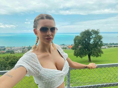 Mandy Reynolds  nude leaked OnlyFans photo
