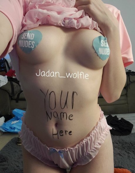Alaston vuotanut OnlyFans-kuva Jadanwolfie