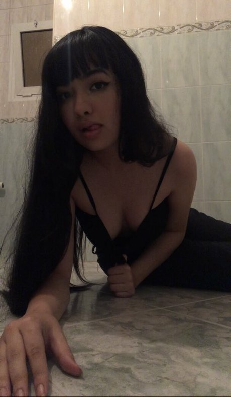 Nahá fotka uniklých OnlyFans od Naomieve