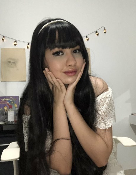 Nahá fotka uniklých OnlyFans od Naomieve