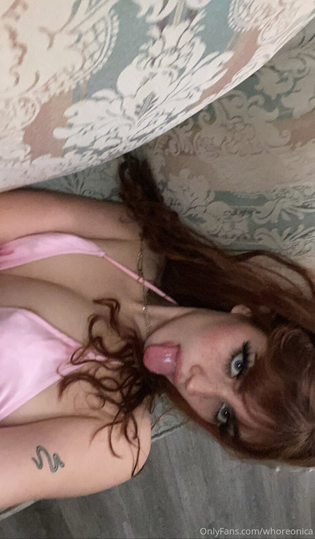 Whoreonica