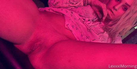 Naken lekkede OnlyFans-bilde av Lexi Morning