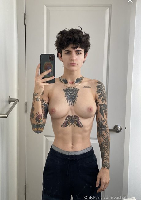 Alasti lekkinud OnlyFans-i pilt Vasiliki Halastaras