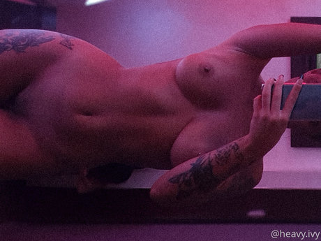 Heavy OnlyFansリークヌード写真