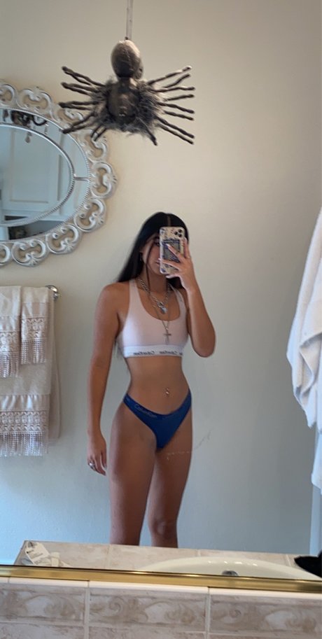 Fel OnlyFans 유출 누드 사진