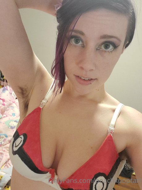 Nahá fotka uniklých OnlyFans od Peachxpoptart