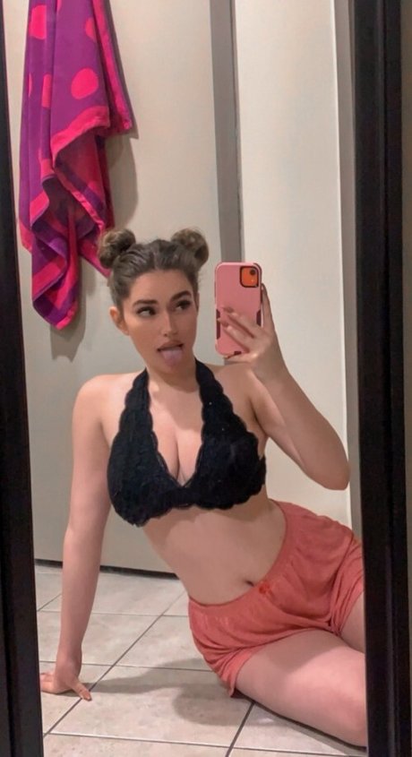 Nahá fotka uniklých OnlyFans od Sukashawty