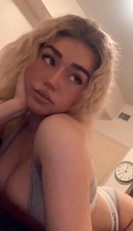 Обнаженная фотография утечки OnlyFans от Sukashawty