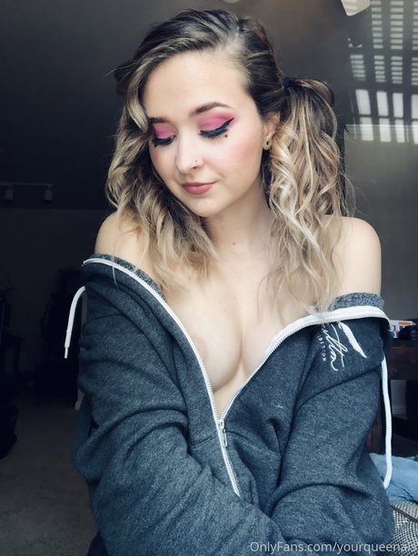 Yourqueenals