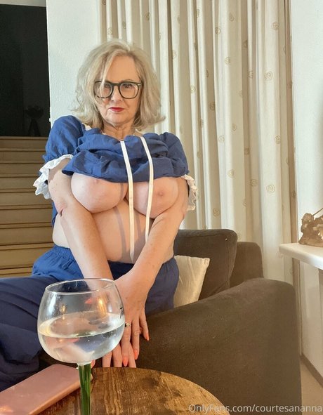 Courtesananna OnlyFans