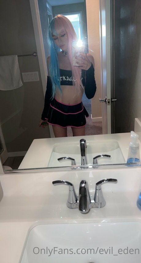 Alaston vuotanut OnlyFans-kuva Eden