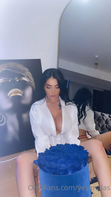 Nahá fotka uniklých OnlyFans od Yesimalas