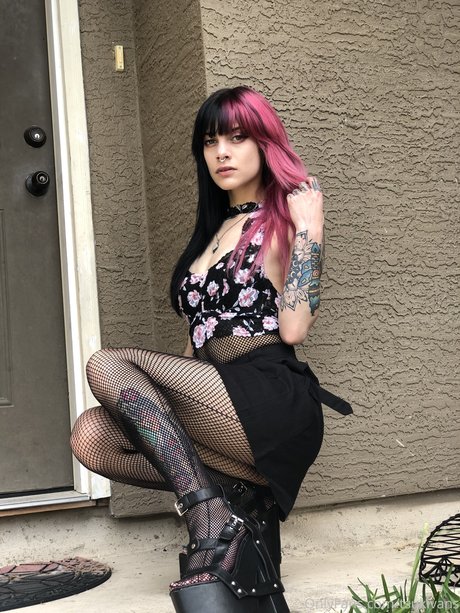 Nahá fotka uniklých OnlyFans od Tsukivans