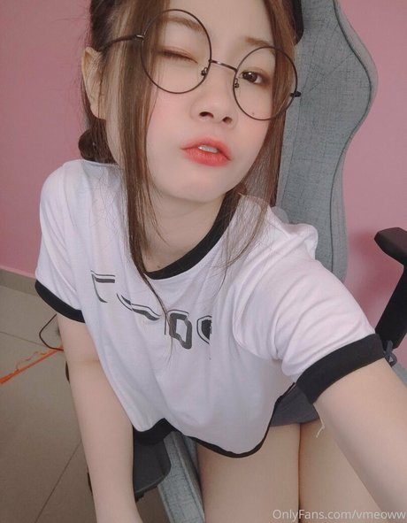 Naken lekkede OnlyFans-bilde av Vmeow