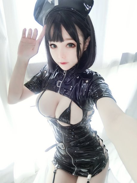 Nahá fotka uniklých OnlyFans od Kitkat Cosplay