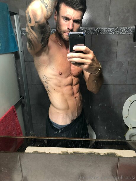 Nahá fotka uniklých OnlyFans od Chulo95