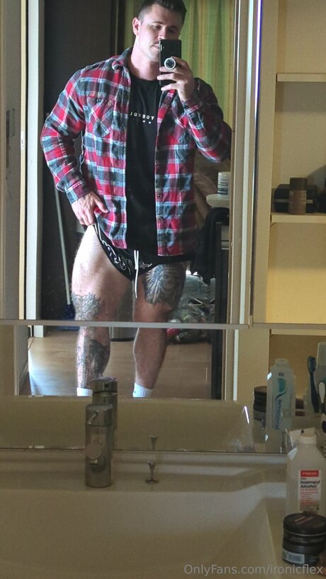 Naken läckt OnlyFans-bild av Ironicflex