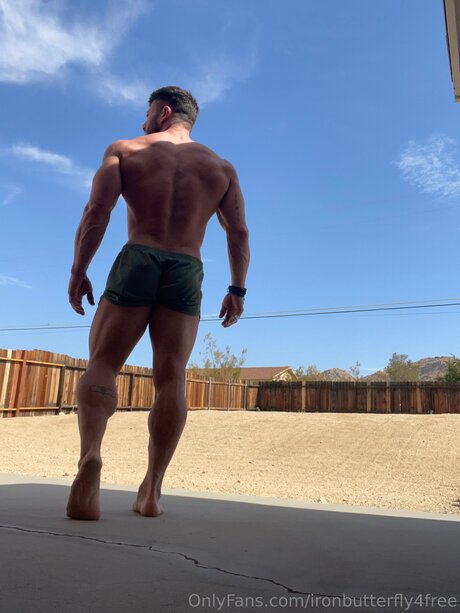 Naken läckt OnlyFans-bild av Ironbutterfly4free