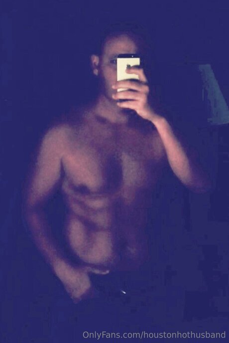 Photo nue de fuite OnlyFans de Houstonhothusband
