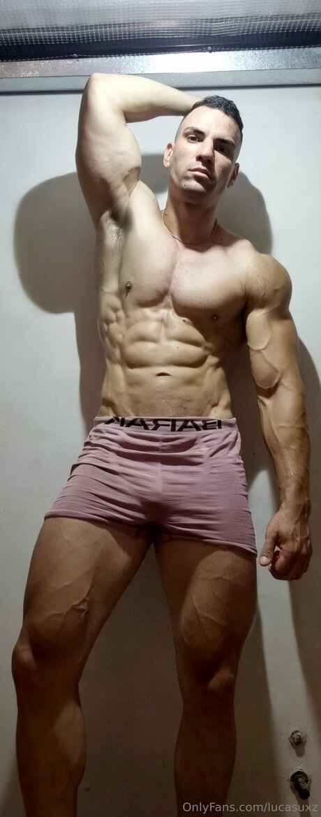 Alasti lekkinud OnlyFans-i pilt Lucasuxz