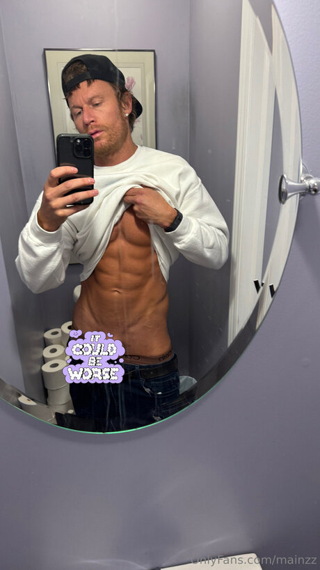 Nahá fotka uniklých OnlyFans od Mainzz