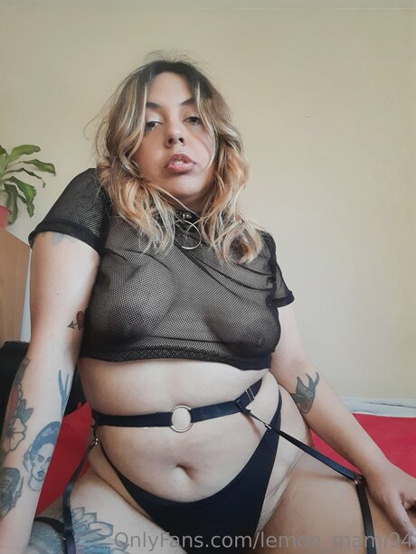 Naken lekkede OnlyFans-bilde av Lemon Mami94