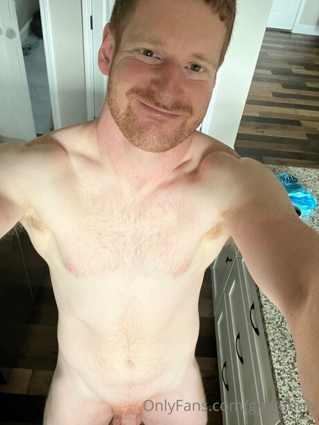 Naakte gelekte OnlyFans-foto van Gingerinlv