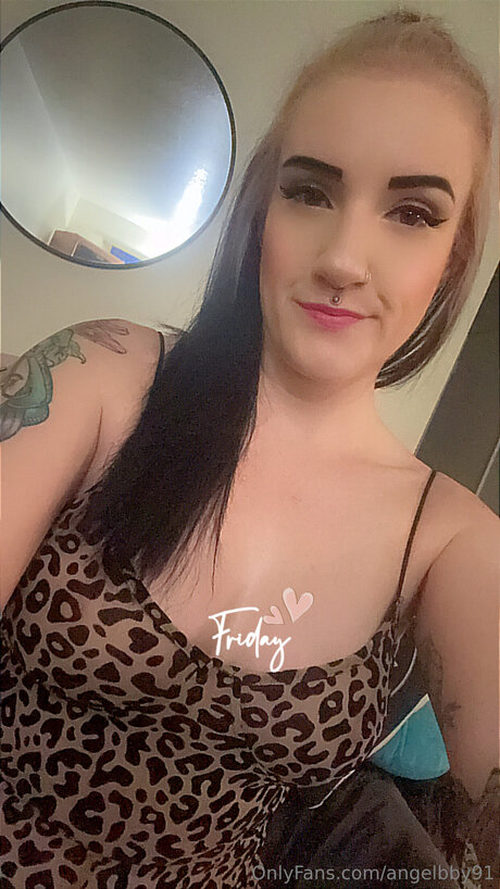 Nahá fotka uniklých OnlyFans od Angelbby91