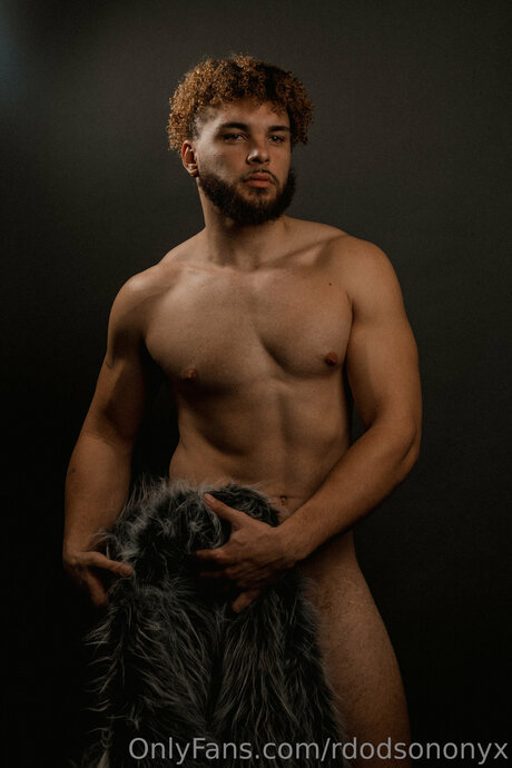 Nahá fotka uniklých OnlyFans od Rdodsononyx