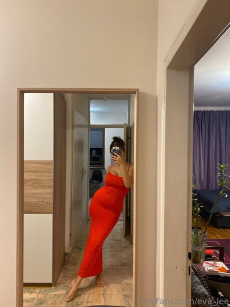 Naakte gelekte OnlyFans-foto van Eva Lee