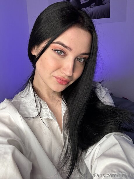 Naken läckt OnlyFans-bild av Tinylia