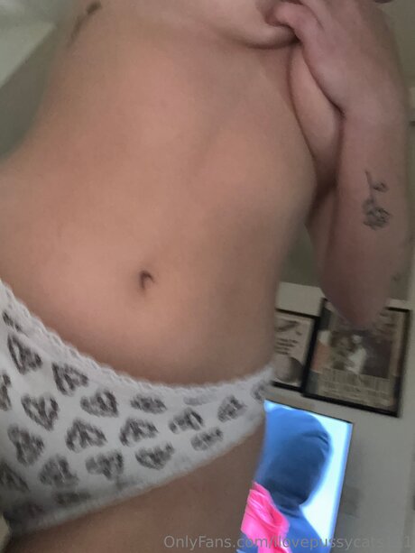 Alaston vuotanut OnlyFans-kuva Ilovepussycats111