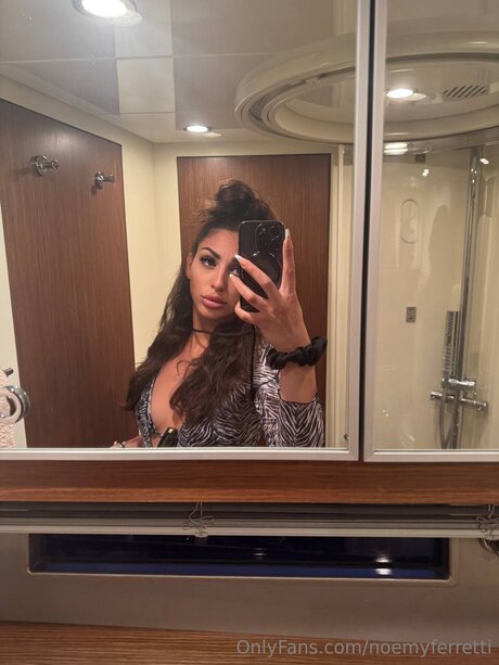 Nahá fotka uniklých OnlyFans od Noemyferretti