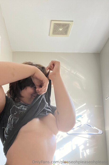 Pleaseohpleaseohplease OnlyFans泄露裸照