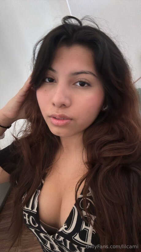 Nacktes geleaktes OnlyFans-Foto von Lilcami