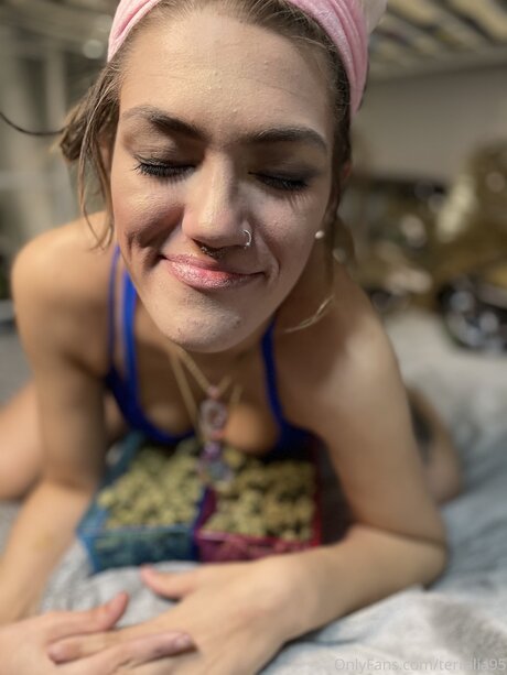 Justanakedstoner
