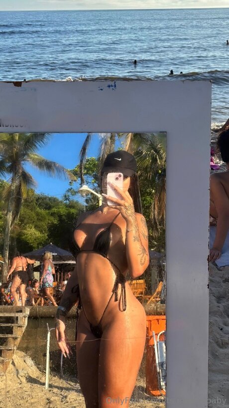 Naakte gelekte OnlyFans-foto van Ts Marinababy