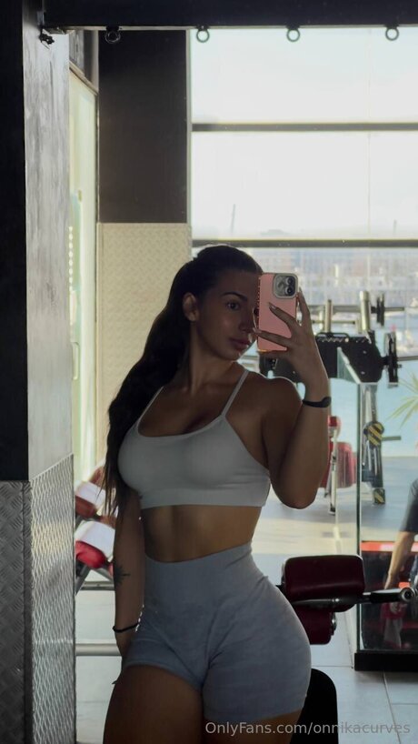 Alaston vuotanut OnlyFans-kuva Onnikacurves