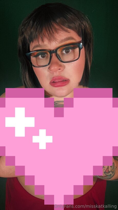 Naakte gelekte OnlyFans-foto van Misskatkalling