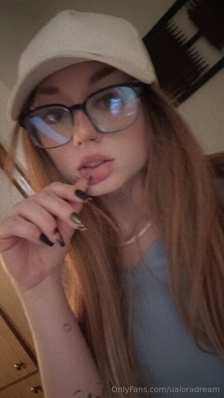 Naakte gelekte OnlyFans-foto van O Phel Ia Baby