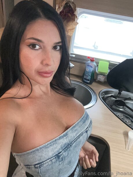 La Jhoana