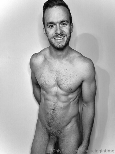 Naakte gelekte OnlyFans-foto van Thebeingintime