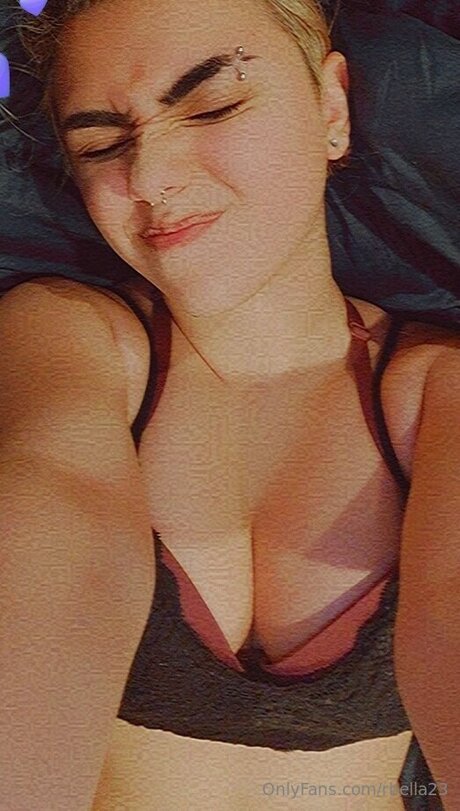 Naken läckt OnlyFans-bild av Rbella23