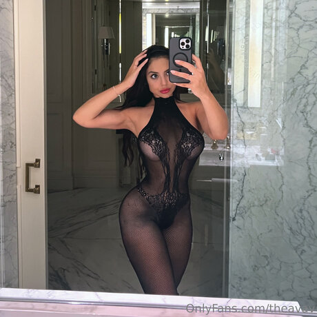 Nagie wyciekłe zdjęcie OnlyFans od Theavav
